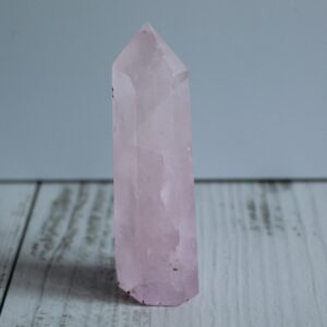 Obelisco de Cuarzo Rosado 4 cm alto